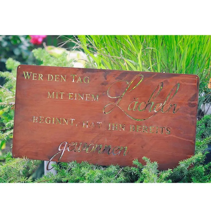 Rostschild „Wer den Tag mit einem Lächeln beginnt…“ – 50×25 cm - Pille Gartenwelt