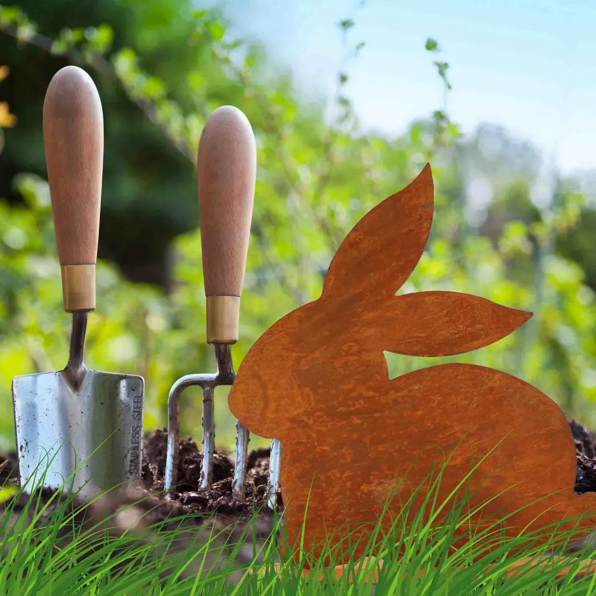 Edelrost Osterhase sitzend – Osterdeko für drinnen & draußen - Pille Gartenwelt