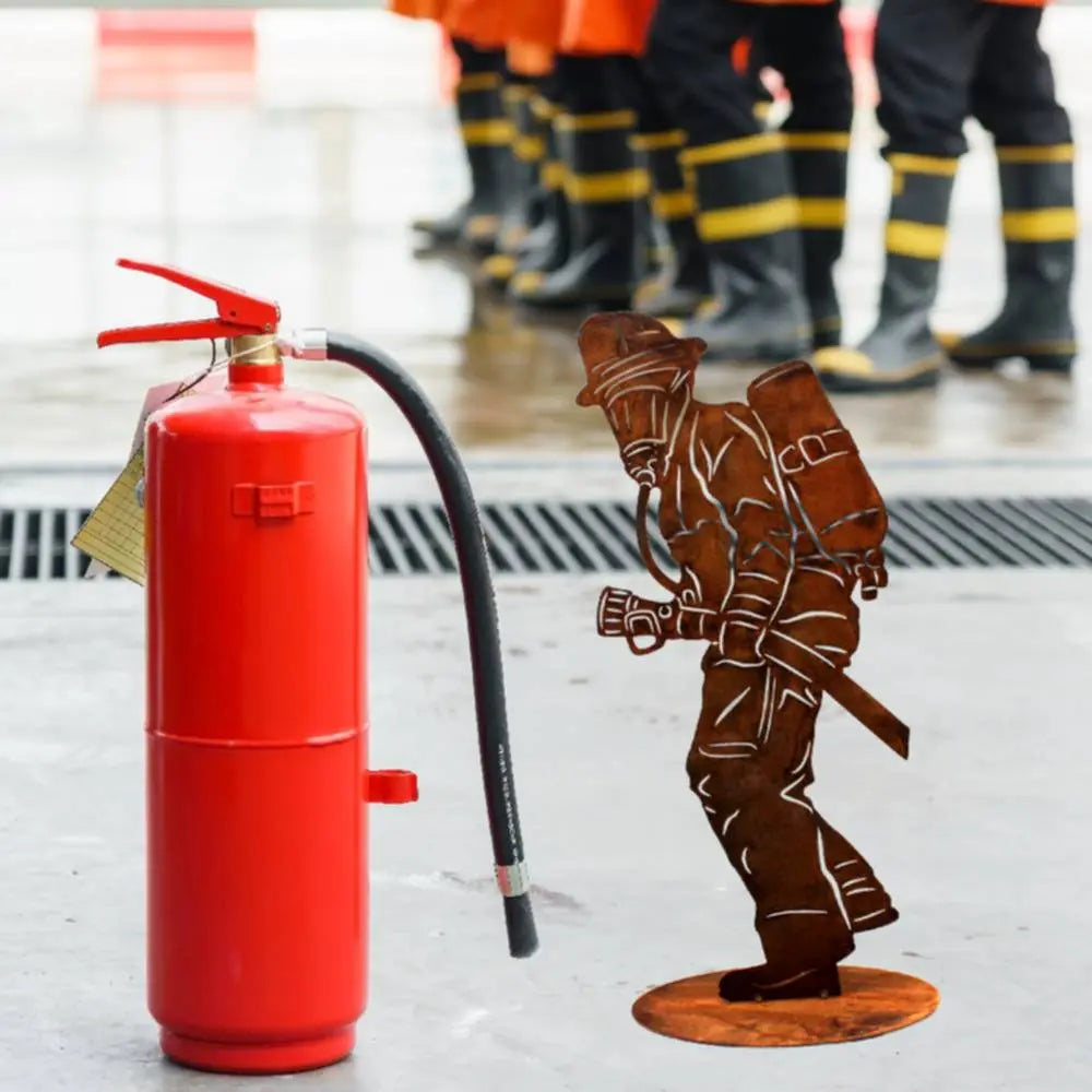 Edelrost Feuerwehrmann Skulptur – 20 cm oder 40 cm mit Bodenplatte - Pille Gartenwelt
