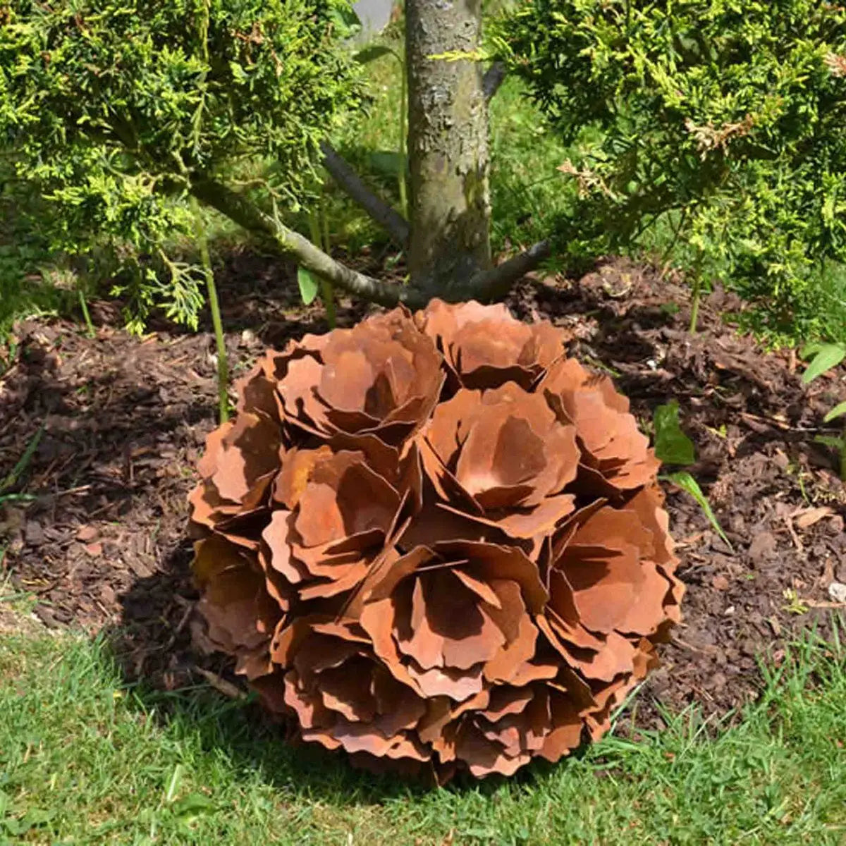 Blumen Kugel aus Metall als Geschenkidee – Edelrost Gartendeko statt Blumenstrauß
