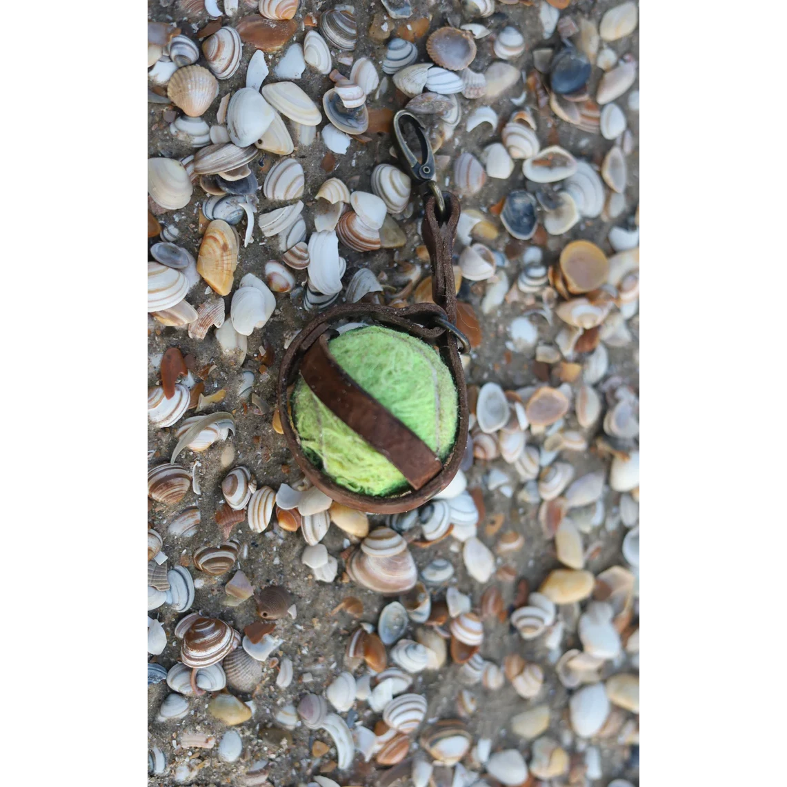 Tennisballhalter aus Leder schwarz – freihändig & sauber, 2 Größen