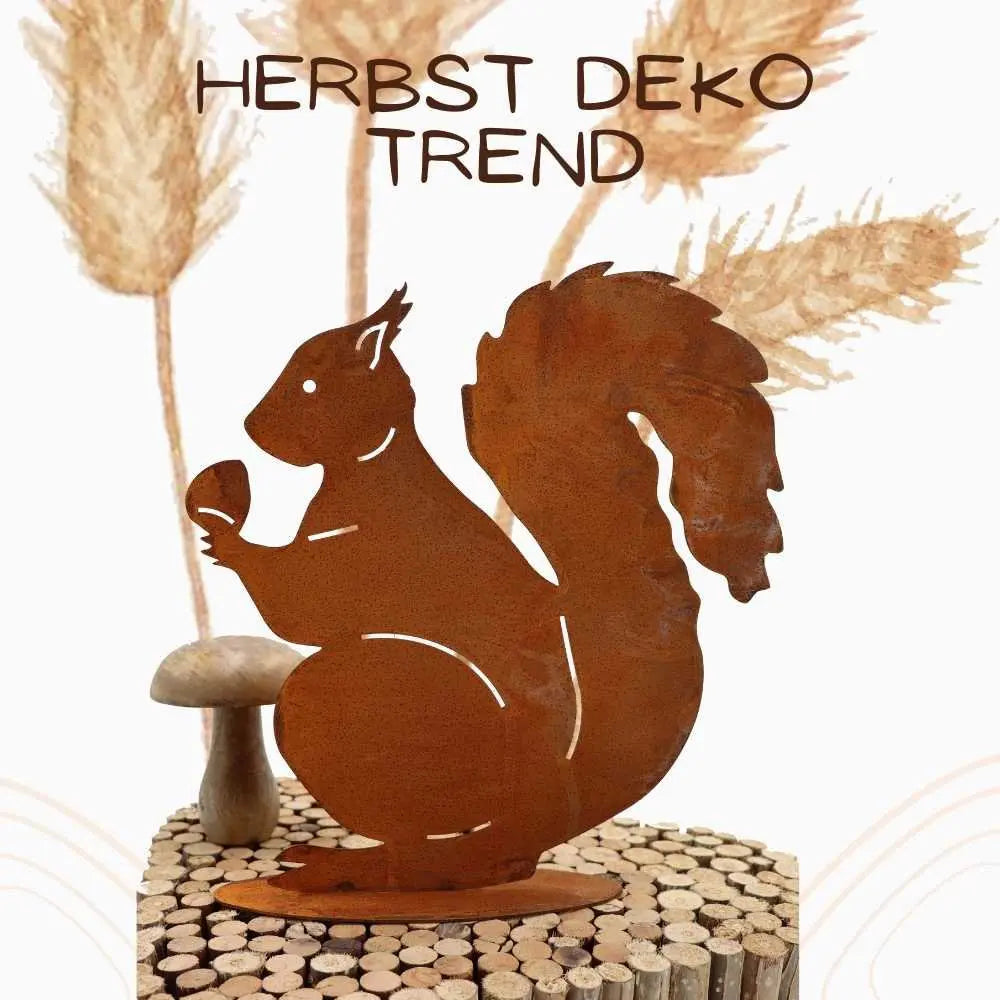 Edelrost Eichhörnchen Figur mit Nuss – Metall Deko 32 cm mit Platte | Herbst Deko - Pille Gartenwelt