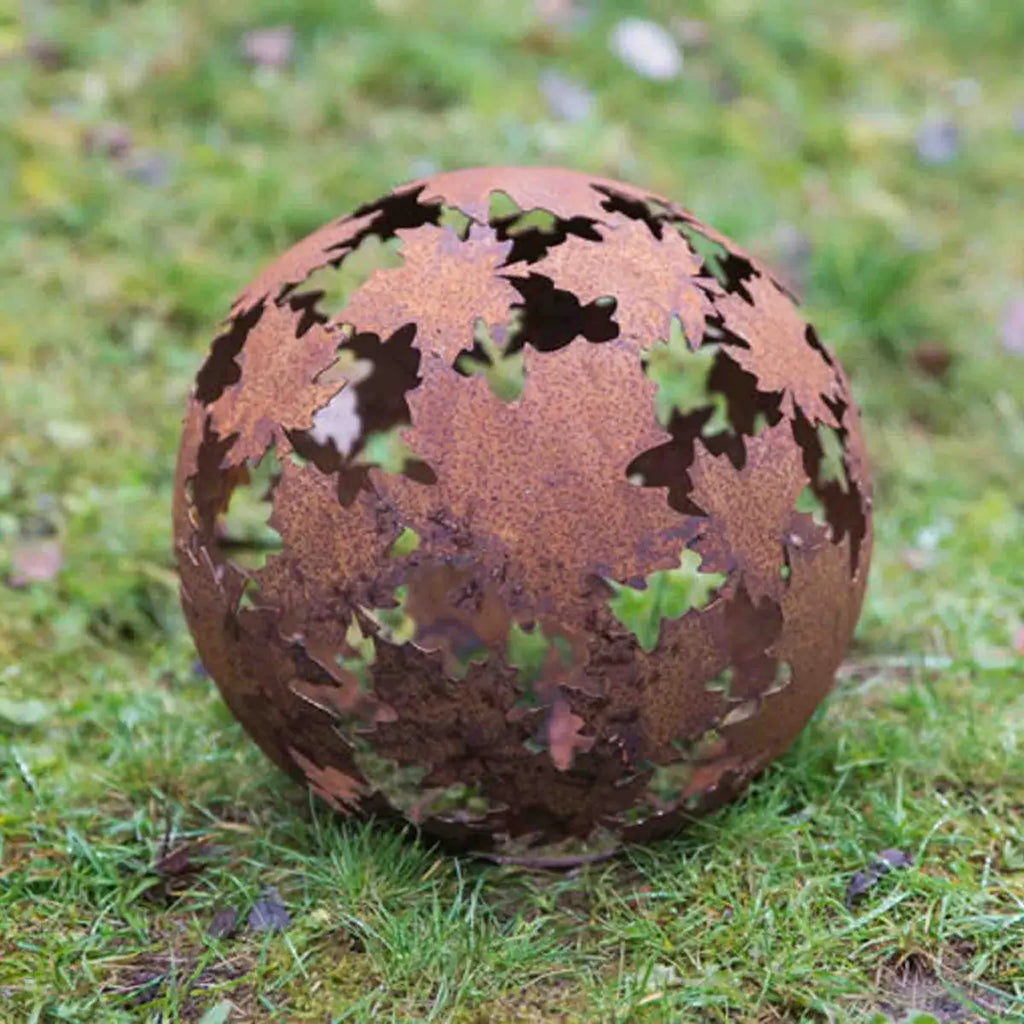 Edelrost Gartenkugel mit Blättern aus Metall Ø30/Ø40 Herbst Deko - Pille Gartenwelt