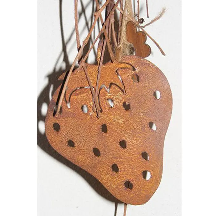 Edelrost Erdbeere zum Hängen – Rost Deko Anhänger für Fenster & Garten, 13 cm - Pille Gartenwelt