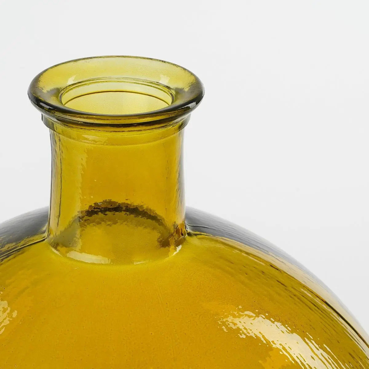 Reliefmuster der Firenza Vase aus Recyclingglas – Detailaufnahme